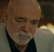 Rezumat „Minciuni de familie”, episodul 63, difuzat în 24 septembrie la Kanal D: Nazan merge la Zennure și află un secret care va da toată viața familiei lui Guzide peste cap